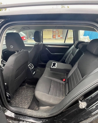 Skoda Octavia cena 44200 przebieg: 223866, rok produkcji 2017 z Bełchatów małe 22